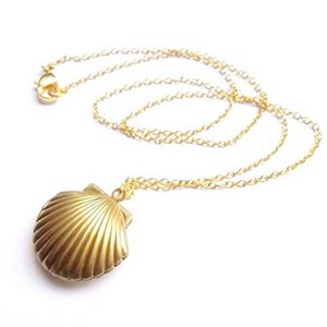 Gold Tone Seashell Locket w  18  Chain